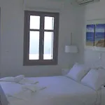 Mar 3* Folégandros